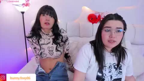 FOXY AND BUNNY online show from March 4, 4:18 am