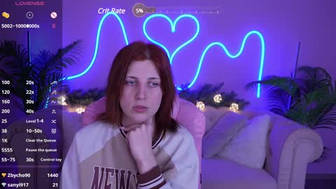 Snapshot of foxyrayy chatting on December 4, 6:17 pm F O X online show from December 4, 6:17 pm
