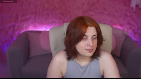 Snapshot of foxyrayy chatting on April 25, 6:38 am F O X online show from April 25, 6:38 am