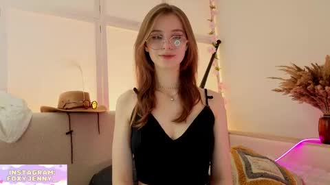 Snapshot of foxysecret_ chatting on June 6, 7:07 pm foxysecret_ online show from June 6, 7:07 pm