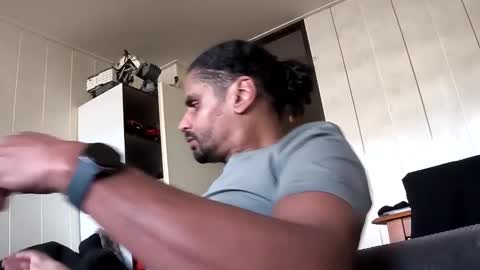 fr11908 online show from February 8, 2:31 pm