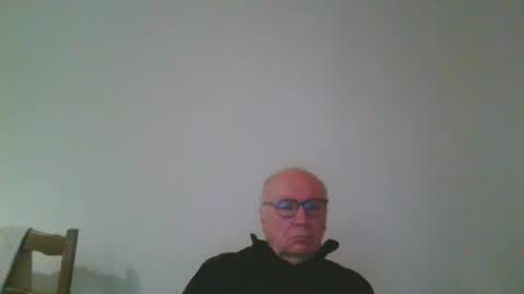 Snapshot of fra94 chatting on December 19, 12:13 am fra94 online show from December 19, 12:13 am