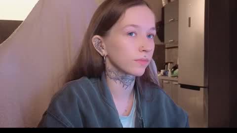 fran_bow online show from February 21, 9:38 pm