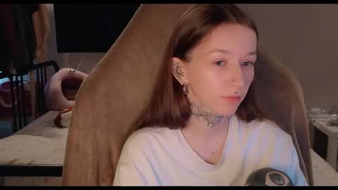 fran_bow online show from May 9, 2:11 pm