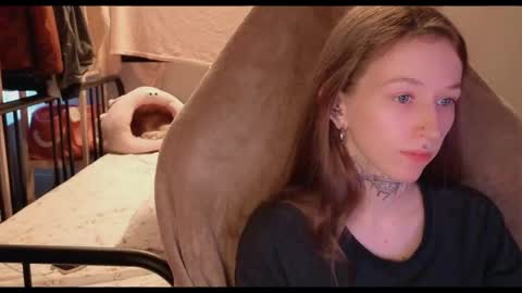 fran_bow online show from May 12, 1:19 pm