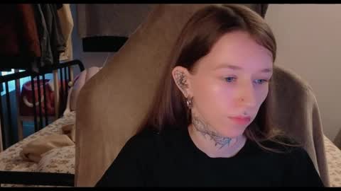 fran_bow online show from May 14, 2:46 pm
