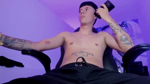 Snapshot of fran_boy_ chatting on September 16, 2:45 am Fran online show from September 16, 2:45 am