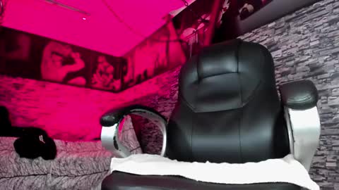 Snapshot of fran_boy_ chatting on October 30, 3:52 am Fran online show from October 30, 3:52 am