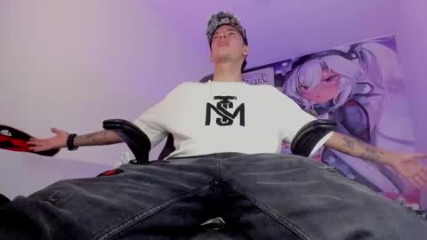 Snapshot of fran_boy_ chatting on November 13, 5:06 am Fran online show from November 13, 5:06 am