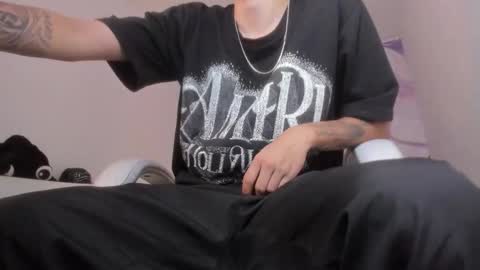 Snapshot of fran_boy_ chatting on February 16, 4:08 am Fran online show from February 16, 4:08 am