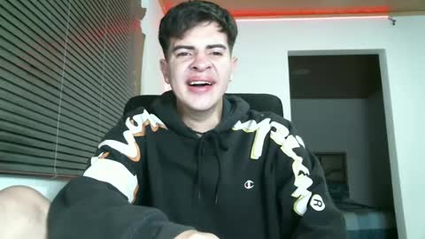 franccesco_699 online show from December 30, 11:28 pm