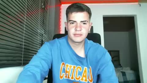 franccesco_699 online show from February 16, 1:58 am