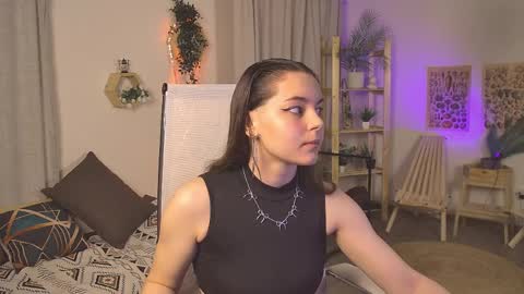 Snapshot of francescacavaliere chatting on April 4, 7:28 am Francesca online show from April 4, 7:28 am