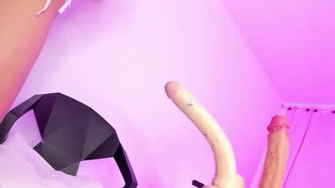 Snapshot of francescasuzett_ chatting on November 20, 10:59 am francesca online show from November 20, 10:59 am