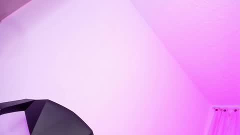 Snapshot of francescasuzett_ chatting on February 1, 12:48 pm francesca online show from February 1, 12:48 pm