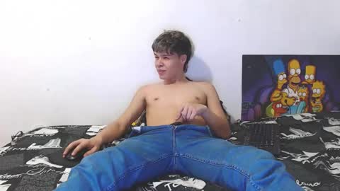 Snapshot of francesco_spank chatting on February 2, 12:19 am FRANCESCO online show from February 2, 12:19 am