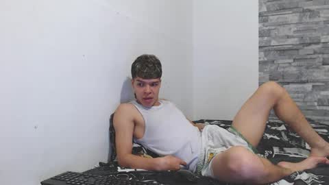 Snapshot of francesco_spank chatting on February 24, 11:09 pm FRANCESCO online show from February 24, 11:09 pm