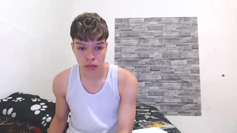 Snapshot of francesco_spank chatting on February 25, 6:31 pm FRANCESCO online show from February 25, 6:31 pm
