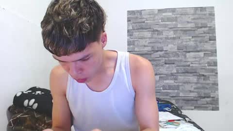 Snapshot of francesco_spank chatting on February 25, 9:35 pm FRANCESCO online show from February 25, 9:35 pm