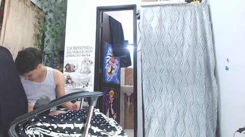 Snapshot of francesco_spank chatting on October 8, 2:09 am FRANCESCO online show from October 8, 2:09 am