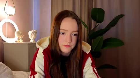 Marybrown eye Katy gray eye online show from March 1, 8:38 am