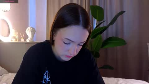 Marybrown eye Katy gray eye online show from March 3, 6:19 am