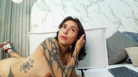 Snapshot of franchesca_de_luca chatting on January 4, 4:12 am franchesca_de_luca online show from January 4, 4:12 am
