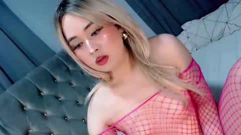 LOVE online show from May 9, 9:14 am