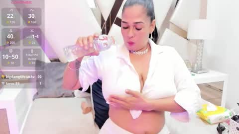 Victoria Franchesca  online show from October 19, 12:50 pm