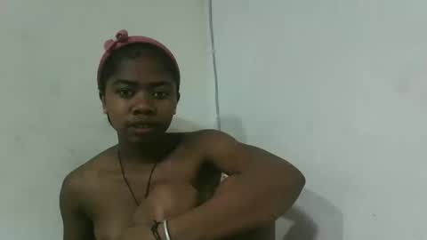 Snapshot of francinealdy chatting on October 22, 4:24 am francinealdy online show from October 22, 4:24 am