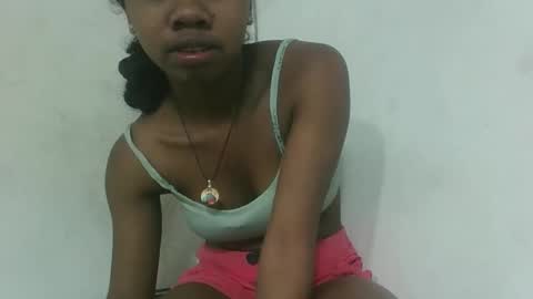 Snapshot of francinealdy chatting on October 29, 3:20 am francinealdy online show from October 29, 3:20 am