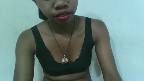 Snapshot of francinealdy chatting on October 31, 5:19 am francinealdy online show from October 31, 5:19 am