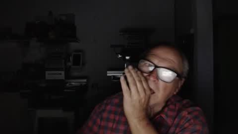 Snapshot of francisco727 chatting on March 11, 5:02 am francisco727 online show from March 11, 5:02 am