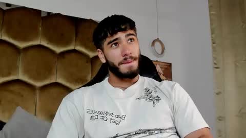 Snapshot of francobanderas1 chatting on July 3, 3:24 am FRANCO online show from July 3, 3:24 am