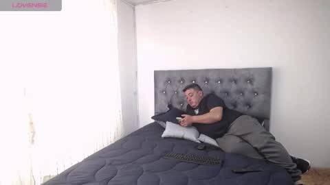 Juan online show from April 23, 8:11 pm