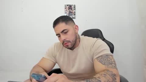 frank_foxx1 online show from February 16, 4:41 am