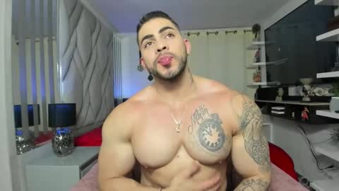 frank_foxx1 online show from May 13, 3:26 am