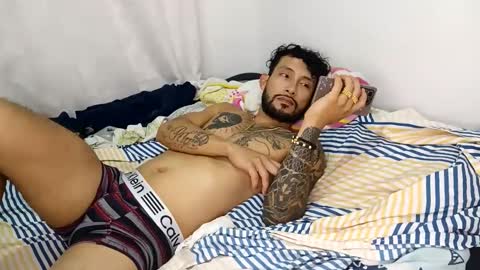frankdanielsmolano online show from June 10, 4:45 am