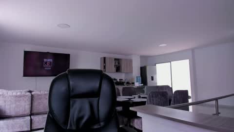 Snapshot of frankfarrellx chatting on February 13, 5:33 pm Frank Farrell. Hey remember to give me a thumbs up Ty online show from February 13, 5:33 pm