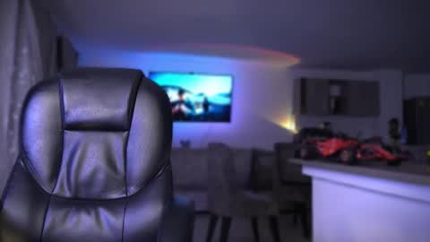 Frank Farrell. Hey remember to give me a thumbs up Ty online show from September 16, 2:23 am