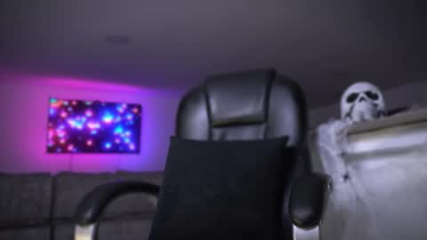 Snapshot of frankfarrellx chatting on October 24, 11:12 pm Frank Farrell. Hey remember to give me a thumbs up Ty online show from October 24, 11:12 pm