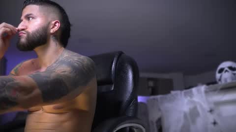 Snapshot of frankfarrellx chatting on October 26, 3:12 am Frank Farrell. Hey remember to give me a thumbs up Ty online show from October 26, 3:12 am