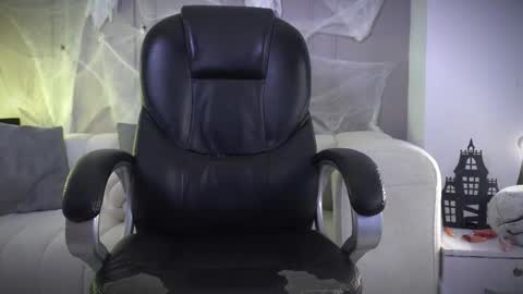 Snapshot of frankfarrellx chatting on November 2, 8:00 pm Frank Farrell. Hey remember to give me a thumbs up Ty online show from November 2, 8:00 pm