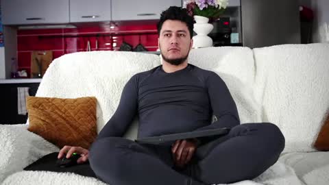 frankhairy online show from February 6, 9:53 am