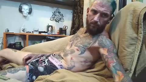 Frankie DRay   LikeFollowShareBuild online show from June 19, 4:28 am