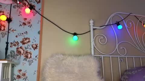 Snapshot of frankiefoxie chatting on March 2, 2:19 am Franky online show from March 2, 2:19 am