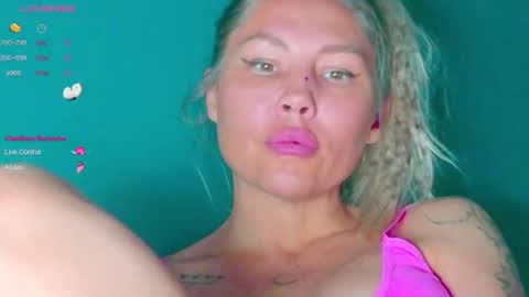 Snapshot of frankiefoxie chatting on September 14, 4:17 pm Franky online show from September 14, 4:17 pm