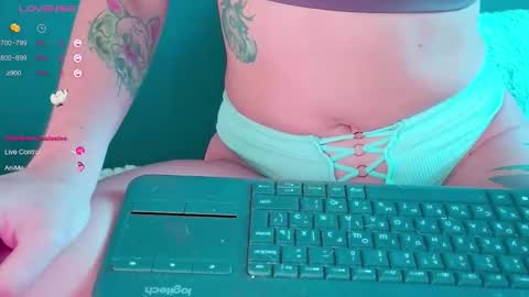 Snapshot of frankiefoxie chatting on October 23, 2:44 am Franky online show from October 23, 2:44 am