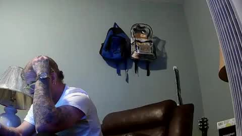 Snapshot of frankoze80 chatting on October 5, 2:43 am frankoze80 online show from October 5, 2:43 am