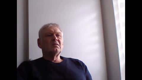 frannkboy61 online show from April 3, 12:14 pm